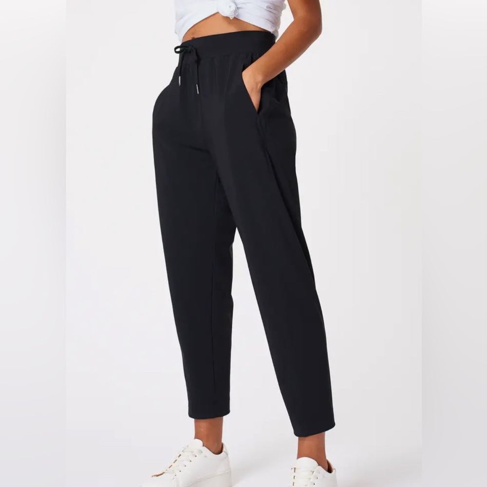 SWEATY BETTY | Explorer Straight Pants in Black | M